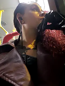 Snapshot of Liilith_goddess_ chatting on 10.13.25 Liilith goddess online show from 10.13.25