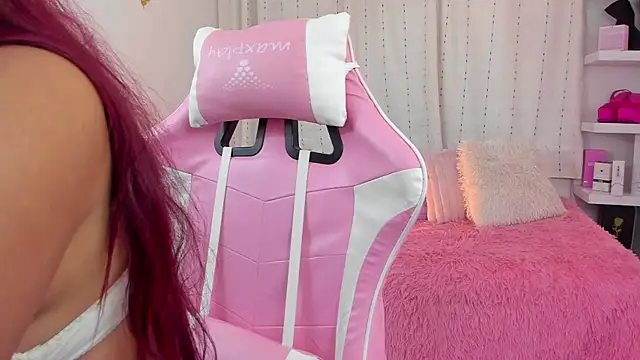 Snapshot of veronicaxx69 chatting on 09.21.25 veronicaxx69 online show from 09.21.25