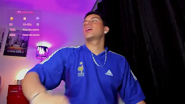 Snapshot of Curlblue chatting on 12.02.24 Curlblue online show from 12.02.24