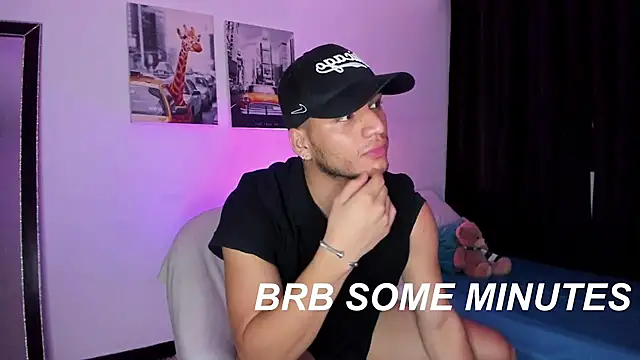 Snapshot of Curlblue chatting on 01.11.25 Curlblue online show from 01.11.25