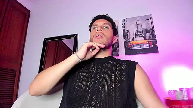 Snapshot of Curlblue chatting on 02.09.25 Curlblue online show from 02.09.25