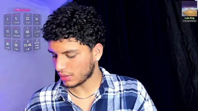 Snapshot of Curlblue chatting on 02.12.25 Curlblue online show from 02.12.25