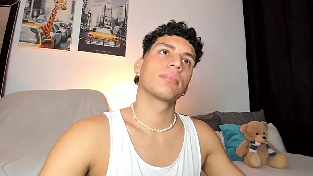 Snapshot of Curlblue chatting on 03.17.25 Curlblue online show from 03.17.25