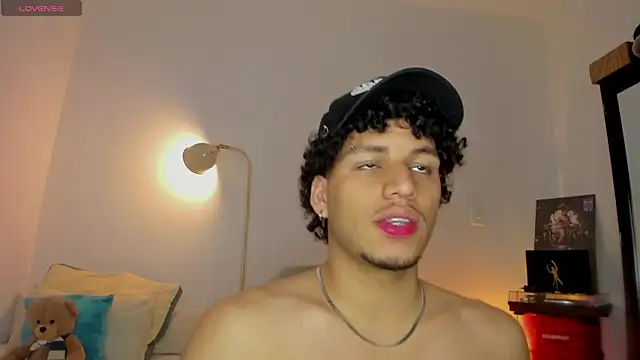 Snapshot of Curlblue chatting on 09.20.25 Curlblue online show from 09.20.25