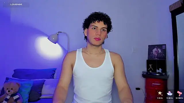 Snapshot of Curlblue chatting on 10.15.25 Curlblue online show from 10.15.25