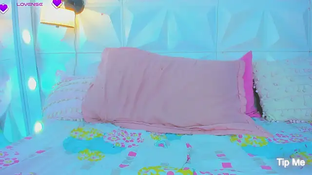 Snapshot of cute_latinaxxx chatting on 02.08.25 cute latinaxxx online show from 02.08.25