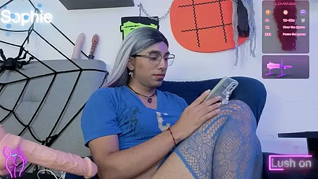 Sophiehuntress online show from 10.25.25