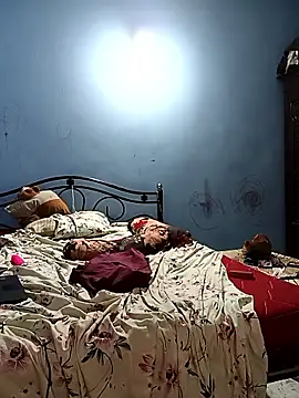 Snapshot of HottyOlly chatting on 11.03.25 HottyOlly online show from 11.03.25