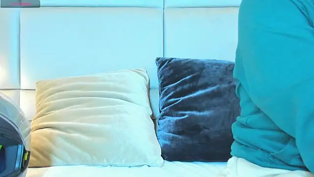 Snapshot of charlotte01__ chatting on 10.04.25 charlotte01   online show from 10.04.25