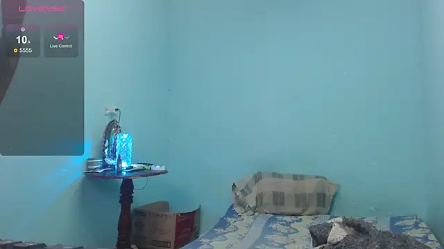 Snapshot of Aleja_Nauthy chatting on 02.15.25 Aleja Nauthy online show from 02.15.25