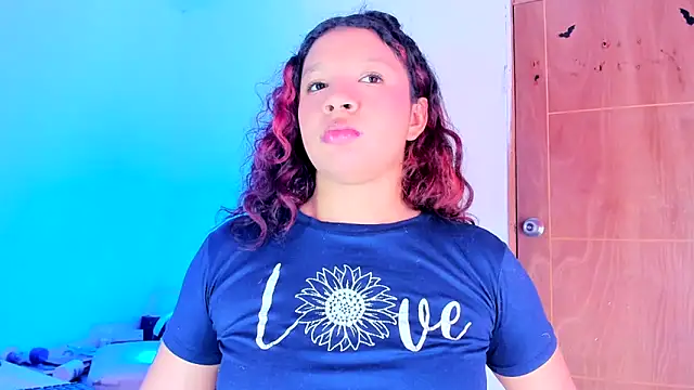 Emily Coper18 online show from 04.19.26