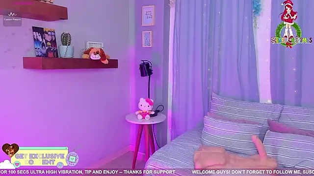 Snapshot of Tiny__Emmy chatting on 12.31.24 Tiny Emmy online show from 12.31.24