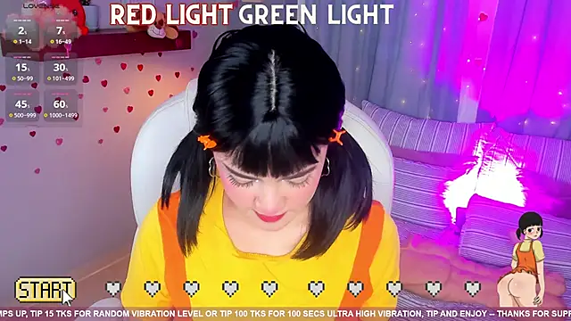 Snapshot of Tiny__Emmy chatting on 03.09.25 Tiny Emmy online show from 03.09.25