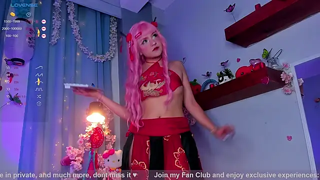 Snapshot of Tiny__Emmy chatting on 11.07.25 Tiny Emmy online show from 11.07.25