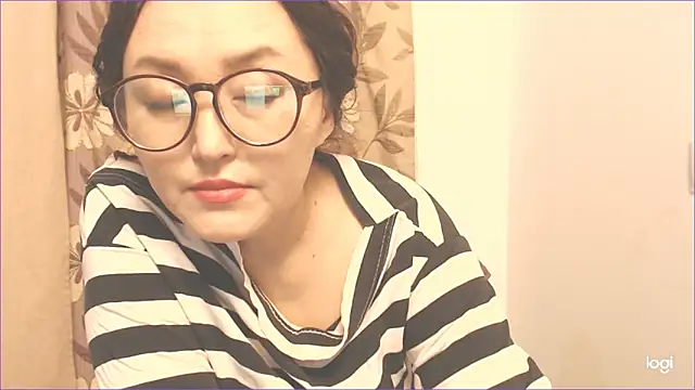 Snapshot of hrnyteacher chatting on 12.10.24 hrnyteacher online show from 12.10.24