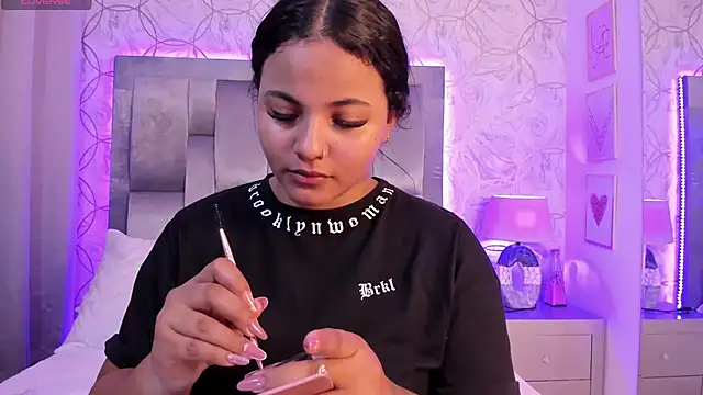 Snapshot of EmmaWeest chatting on 12.04.24 EmmaWeest online show from 12.04.24