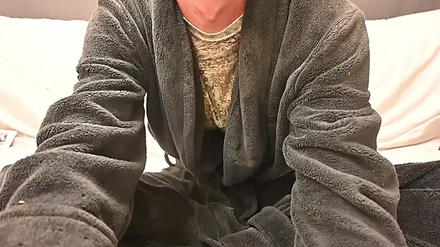 Snapshot of joeiandola chatting on 10.18.25 joeiandola online show from 10.18.25