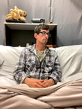 Snapshot of joeiandola chatting on 10.30.25 joeiandola online show from 10.30.25