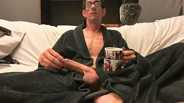 Snapshot of joeiandola chatting on 11.12.25 joeiandola online show from 11.12.25