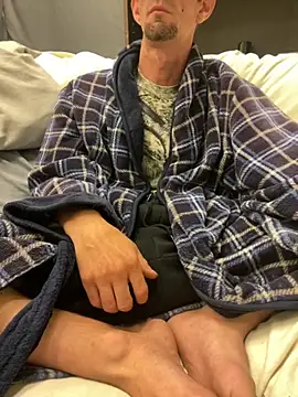 Snapshot of joeiandola chatting on 11.25.25 joeiandola online show from 11.25.25