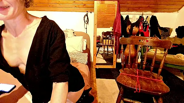 Hot Colettte online show from 12.13.24