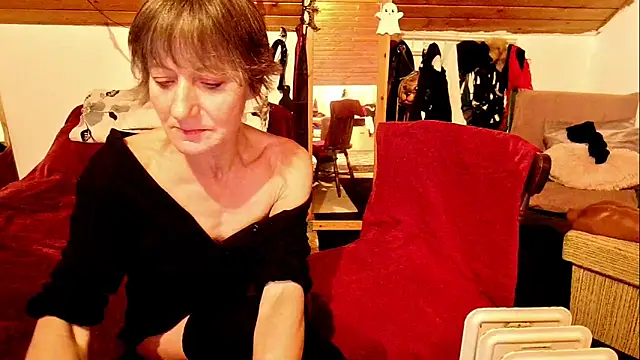 Hot Colettte online show from 11.24.25