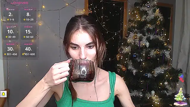 Snapshot of EmmyGreans chatting on 12.12.24 EmmyGreans online show from 12.12.24