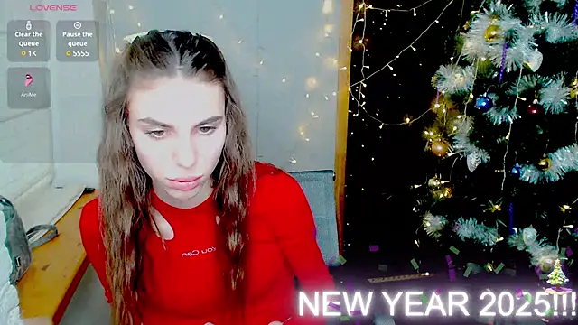 Snapshot of EmmyGreans chatting on 12.28.24 EmmyGreans online show from 12.28.24