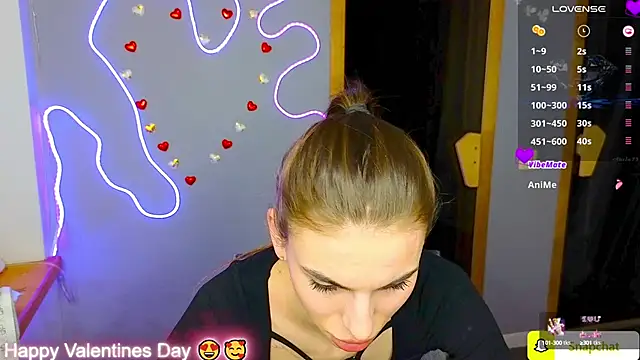 Snapshot of EmmyGreans chatting on 02.14.25 EmmyGreans online show from 02.14.25