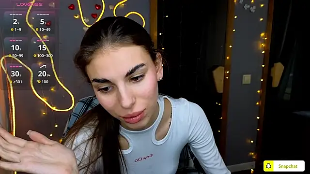 Snapshot of EmmyGreans chatting on 10.07.25 EmmyGreans online show from 10.07.25