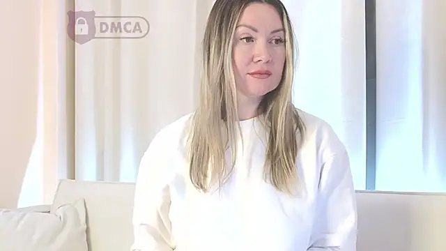 Snapshot of ElleCherry chatting on 03.07.25 ElleCherry online show from 03.07.25