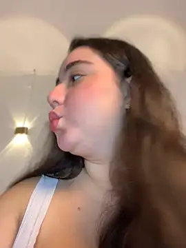 LunaGil1 online show from 04.25.26