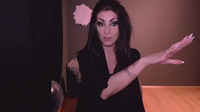 Saintrebella online show from 02.18.25