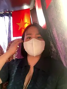 Snapshot of May-Squirt chatting on 10.27.25 May-Squirt online show from 10.27.25