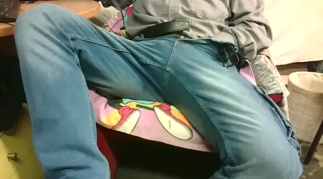 Giulio35 Pika online show from 01.04.25