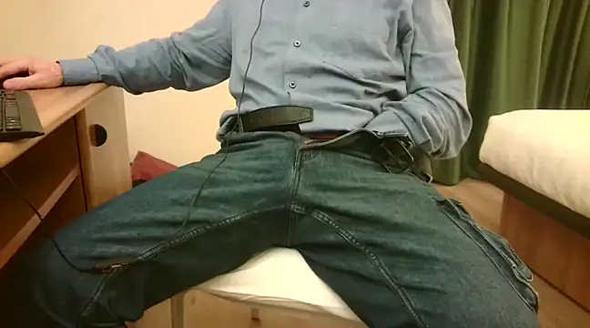 Giulio35 Pika online show from 02.19.25