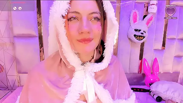 Broklinwhite  online show from 12.22.24