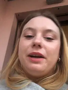 Snapshot of chloetarducci chatting on 03.02.25 chloetarducci online show from 03.02.25