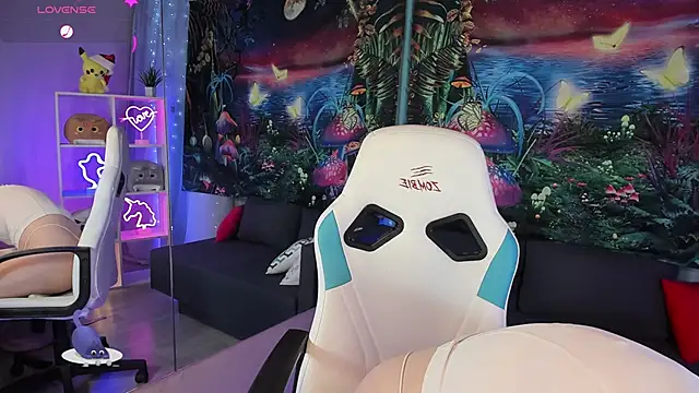 Snapshot of TiffanyBatson chatting on 01.21.25 TiffanyBatson online show from 01.21.25