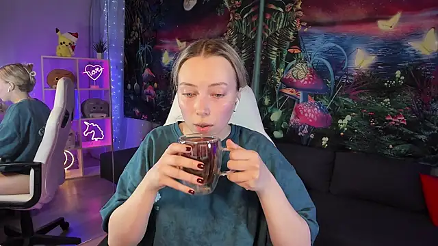 Snapshot of TiffanyBatson chatting on 01.31.25 TiffanyBatson online show from 01.31.25