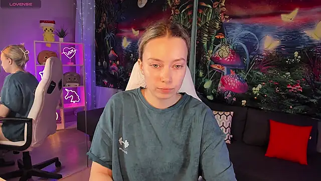 Snapshot of TiffanyBatson chatting on 02.12.25 TiffanyBatson online show from 02.12.25