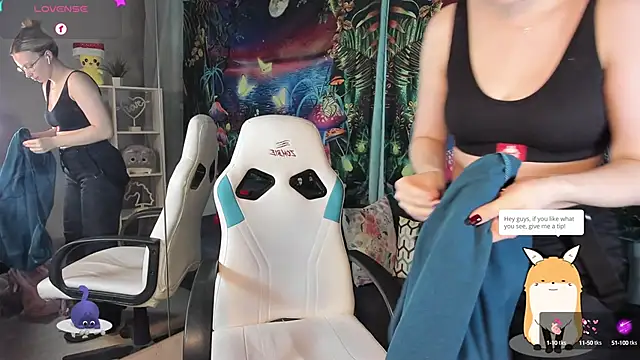 Snapshot of TiffanyBatson chatting on 02.12.25 TiffanyBatson online show from 02.12.25