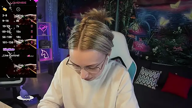 Snapshot of TiffanyBatson chatting on 03.11.25 TiffanyBatson online show from 03.11.25