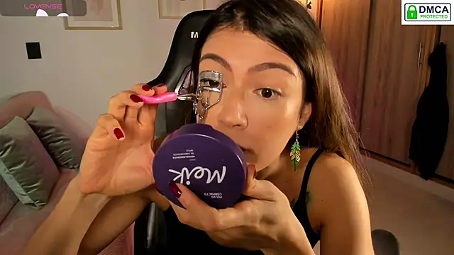 Lilabril online show from 11.27.25