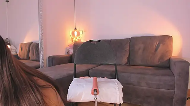 Isabella francoo online show from 12.05.25