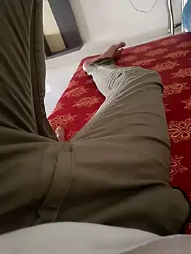 Snapshot of HeftyTheory7 chatting on 11.10.25 HeftyTheory7 online show from 11.10.25