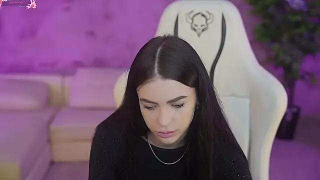 Tina Breeze online show from 02.06.25