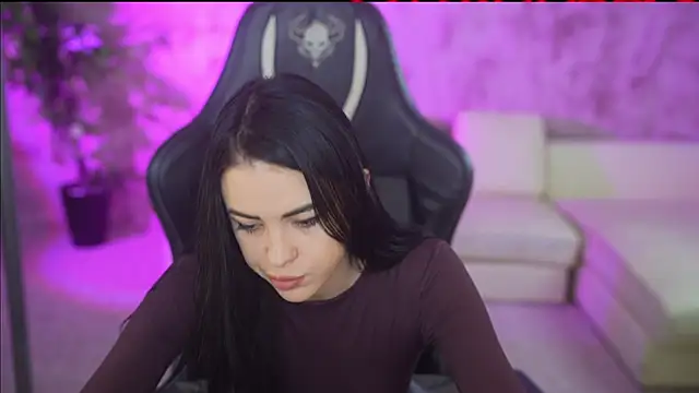 Tina Breeze online show from 11.24.25