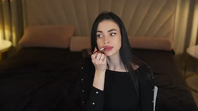 Tina Breeze online show from 12.05.25