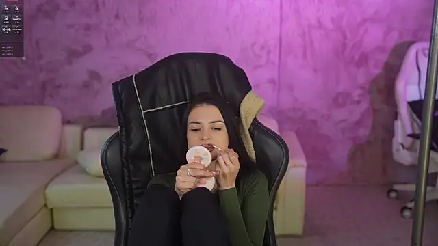 Tina Breeze online show from 04.09.26